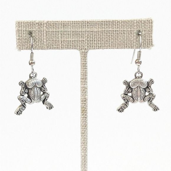 Pacific Northwest Style Silver Tone Frog Dangle Earrings Forest Boho Animals - Picture 6 of 7